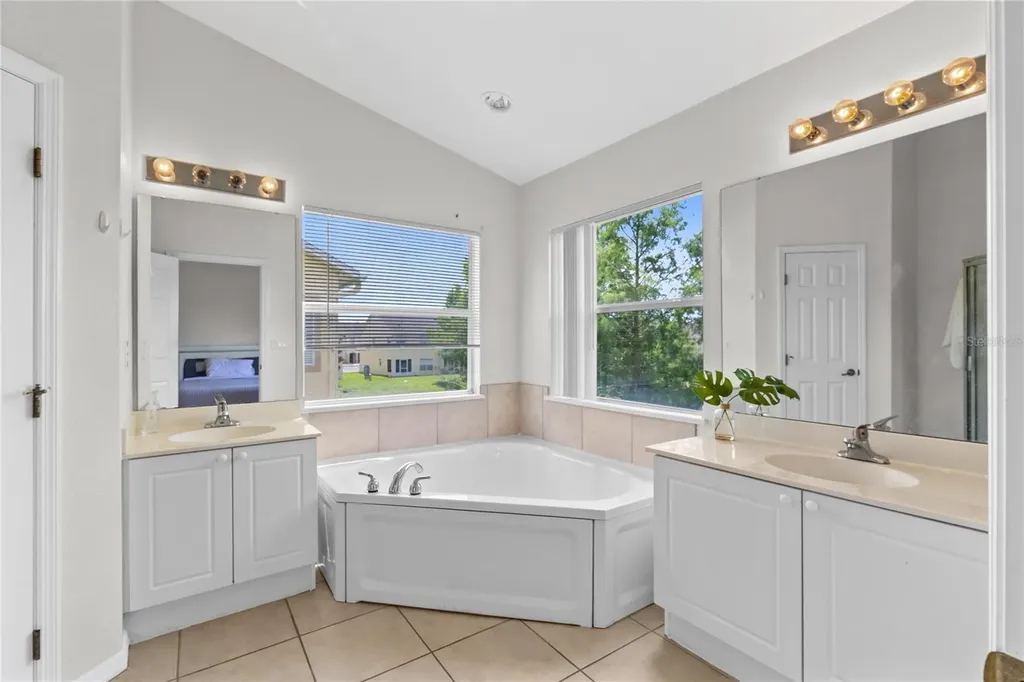 2799 Club Cortile Circle Kissimmee FL 34746