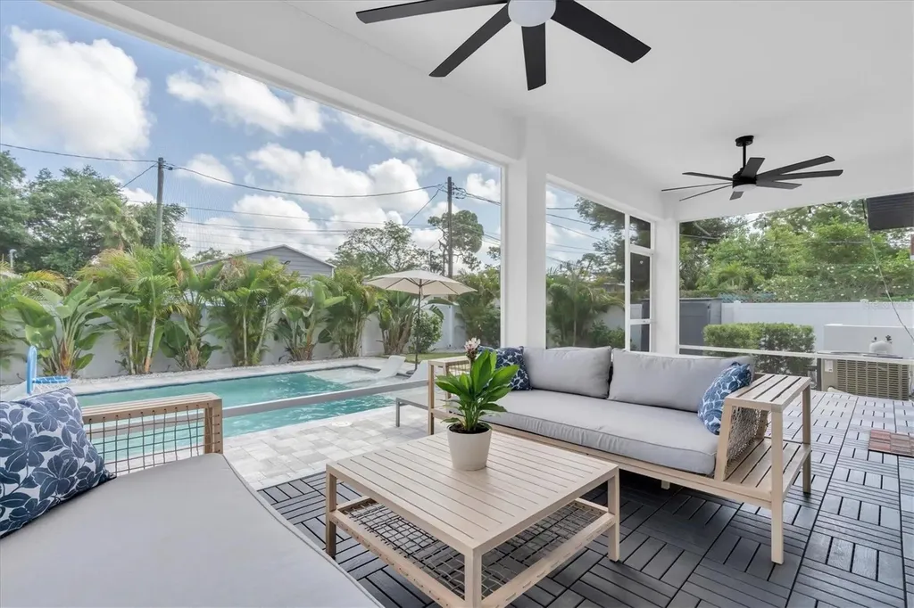 5451 2nd Avenue S St Petersburg FL 33707