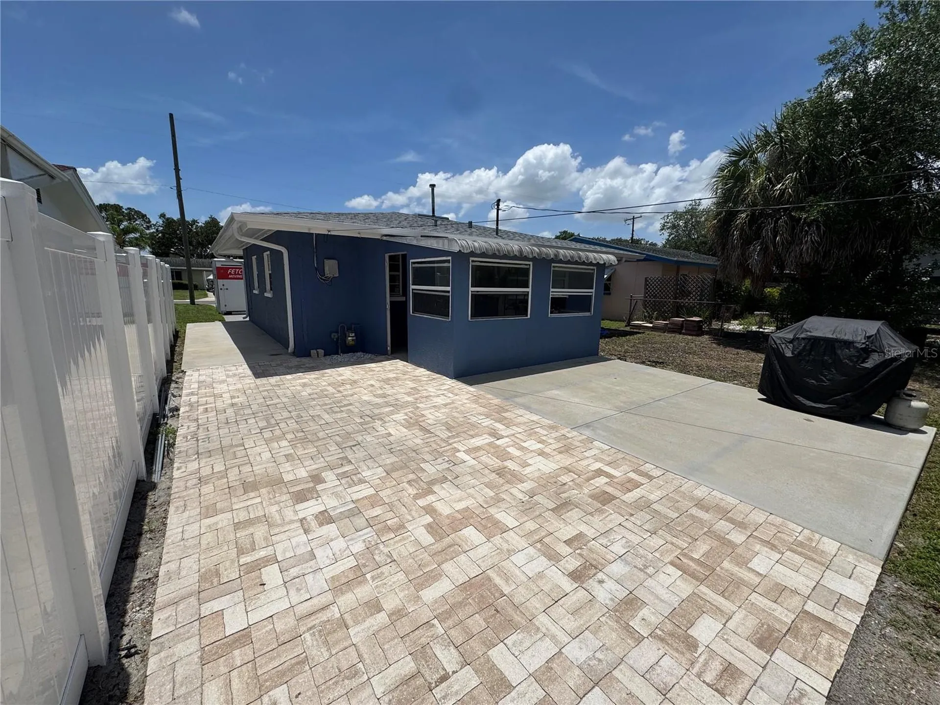 631 75th Avenue N St Petersburg FL 33702