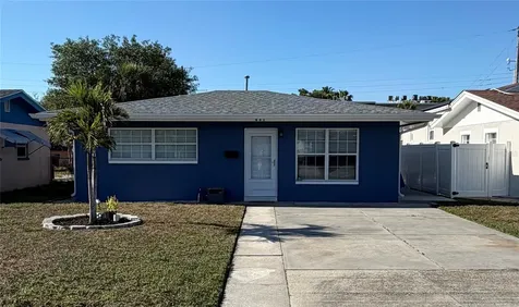 631 75th Avenue N St Petersburg FL 33702