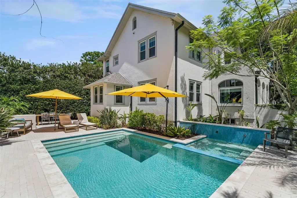 442 Woodland Street Orlando FL 32806