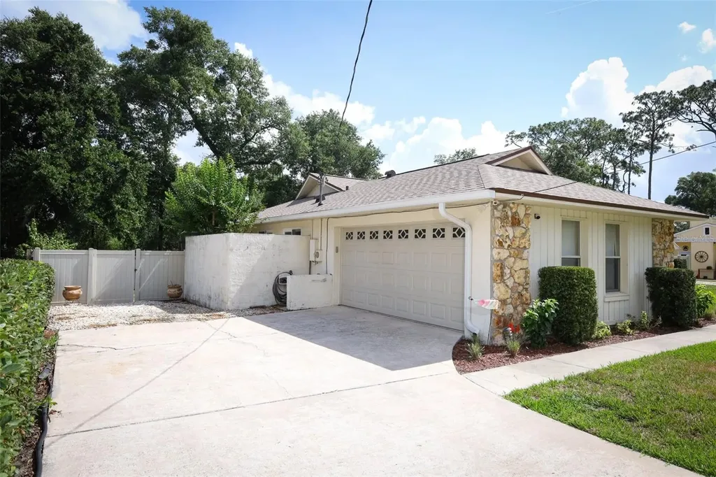 313 White Oak Drive Altamonte Springs FL 32701