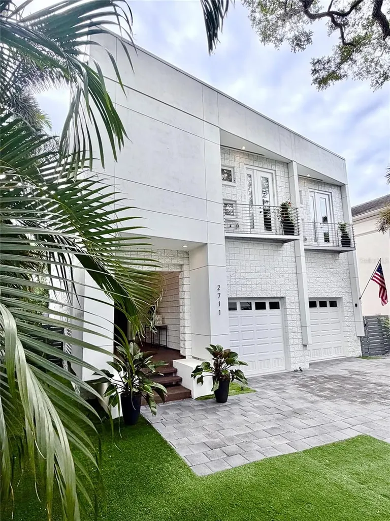 2711 W Trilby Avenue Tampa FL 33611