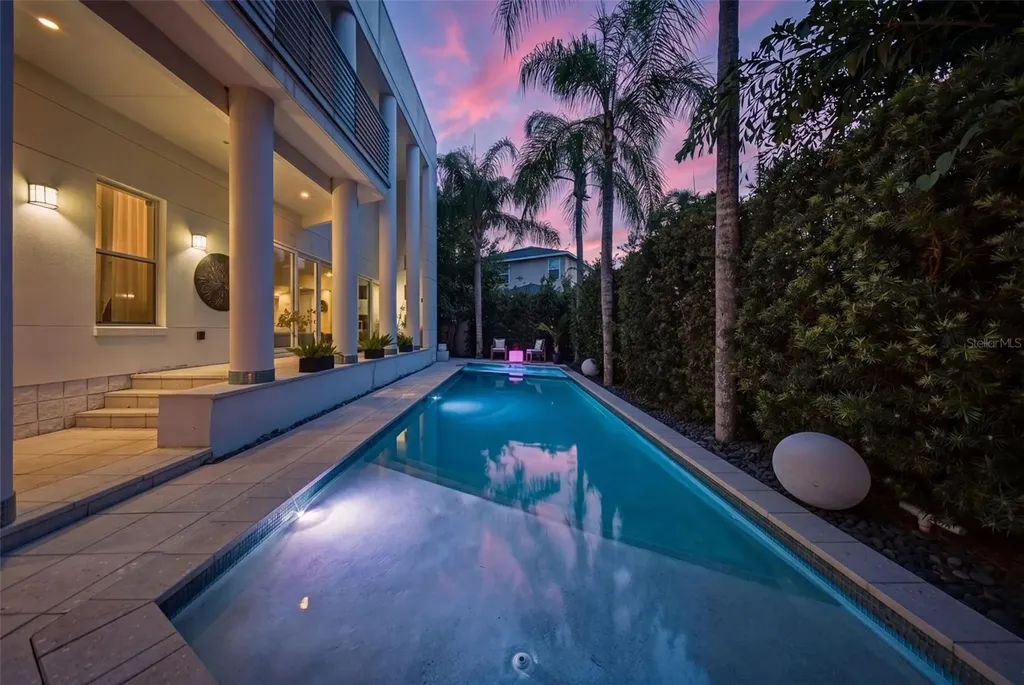 2711 W Trilby Avenue Tampa FL 33611