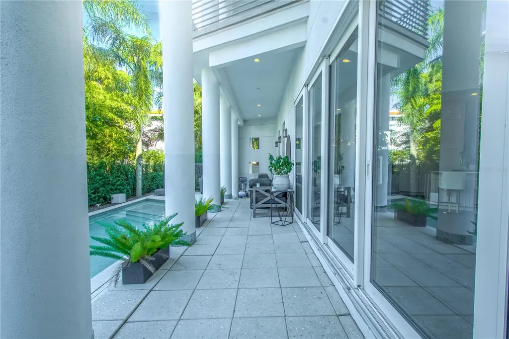 2711 W Trilby Avenue Tampa FL 33611
