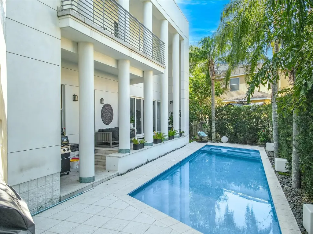 2711 W Trilby Avenue Tampa FL 33611