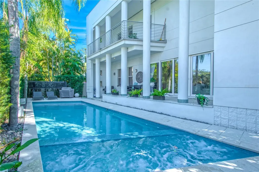 2711 W Trilby Avenue Tampa FL 33611