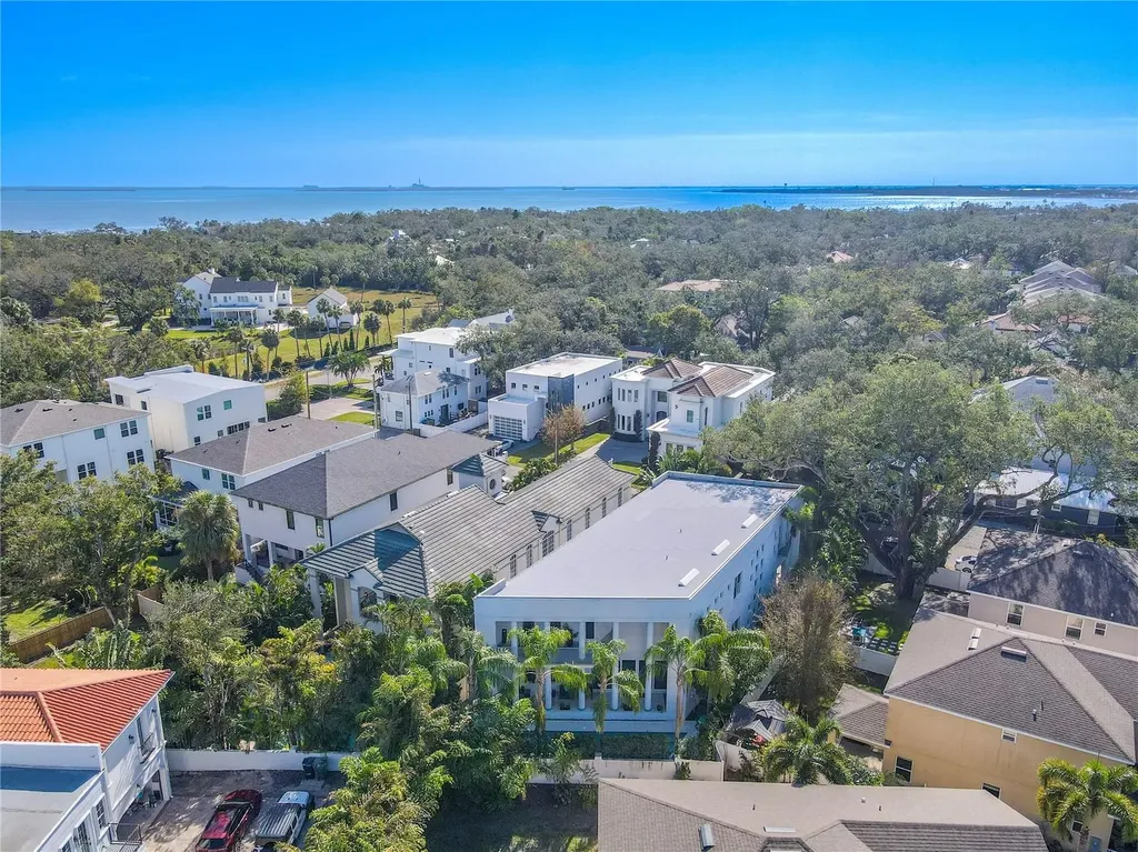 2711 W Trilby Avenue Tampa FL 33611