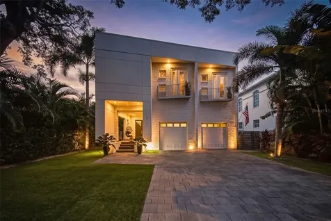 2711 W Trilby Avenue Tampa FL 33611