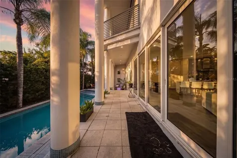 2711 W Trilby Avenue Tampa FL 33611