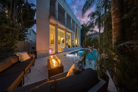 2711 W Trilby Avenue Tampa FL 33611
