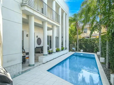 2711 W Trilby Avenue Tampa FL 33611
