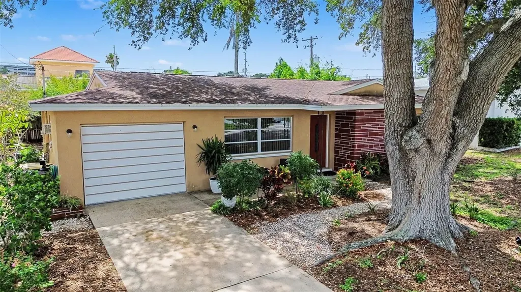 1251 Oakview Avenue Clearwater FL 33756