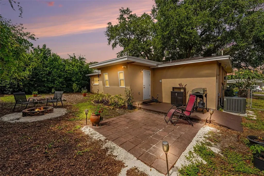 1251 Oakview Avenue Clearwater FL 33756