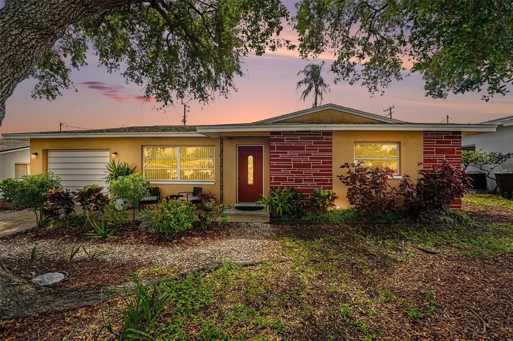 1251 Oakview Avenue Clearwater FL 33756