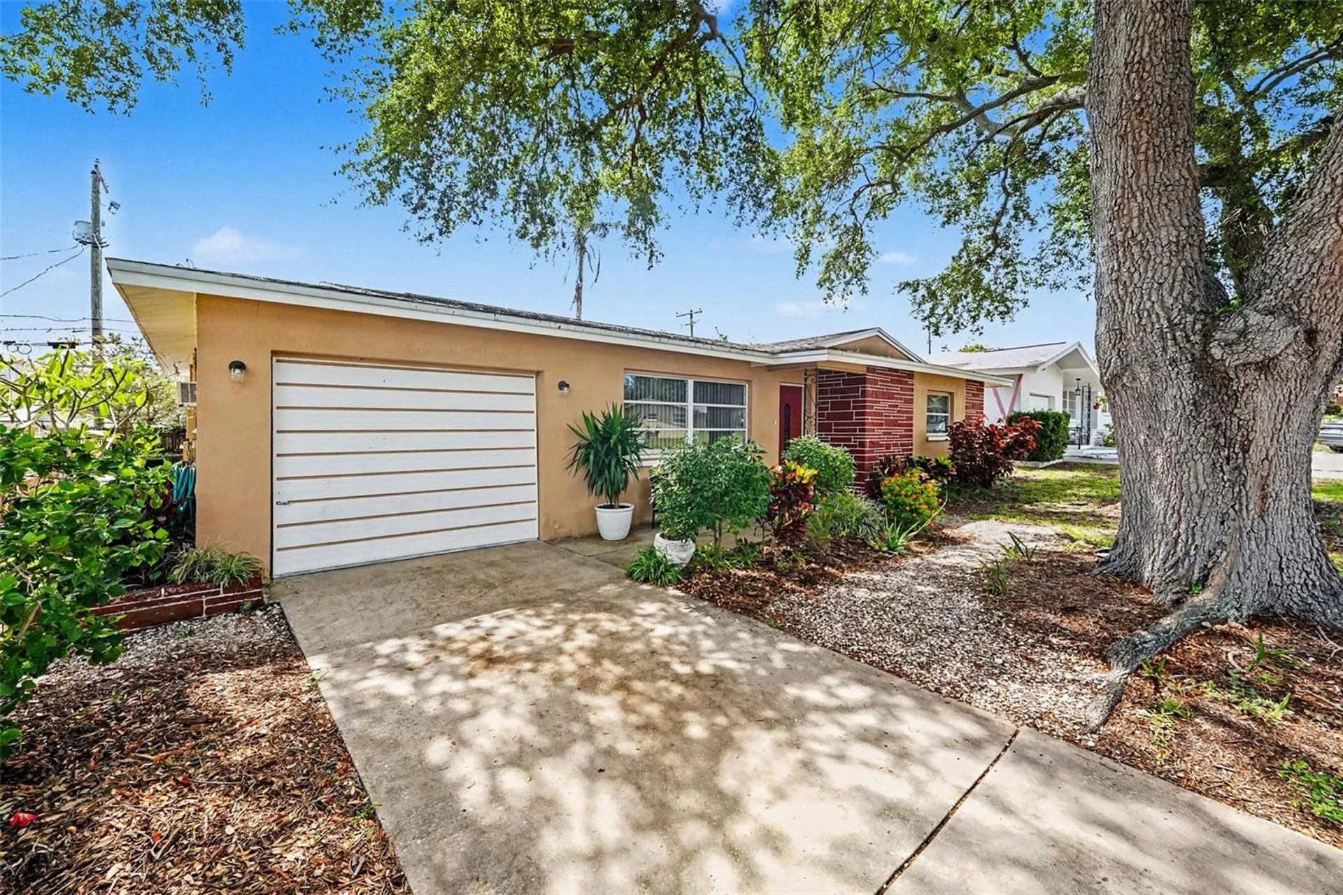 1251 Oakview Avenue Clearwater FL 33756
