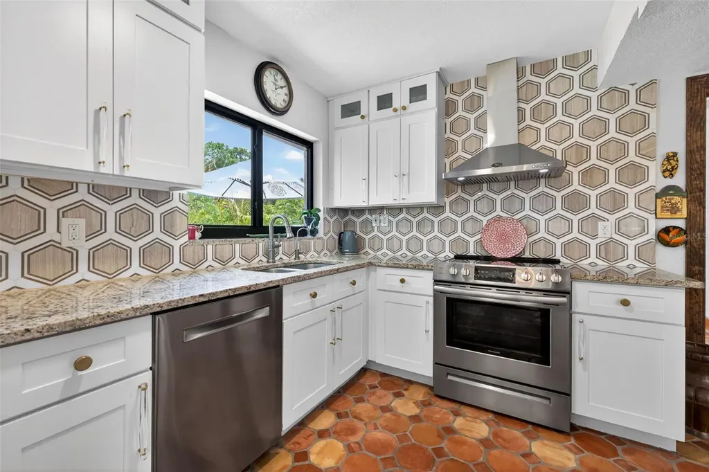 6213 12th Avenue S Gulfport FL 33707