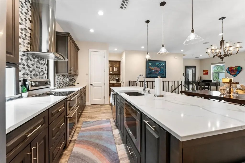 4910 W Mcelroy Avenue Tampa FL 33611