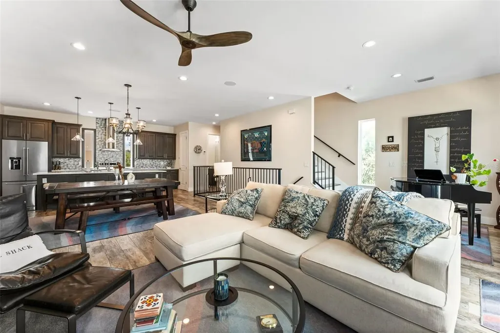 4910 W Mcelroy Avenue Tampa FL 33611
