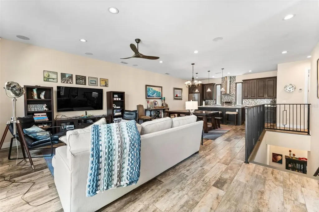 4910 W Mcelroy Avenue Tampa FL 33611
