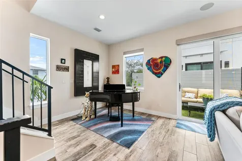 4910 W Mcelroy Avenue Tampa FL 33611