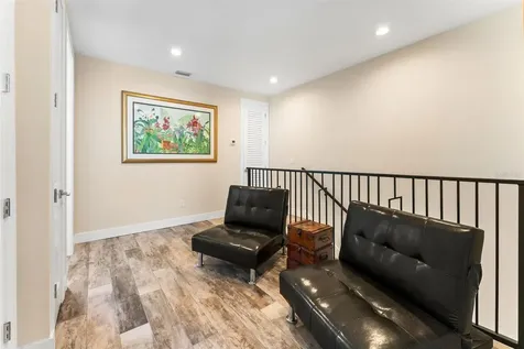 4910 W Mcelroy Avenue Tampa FL 33611