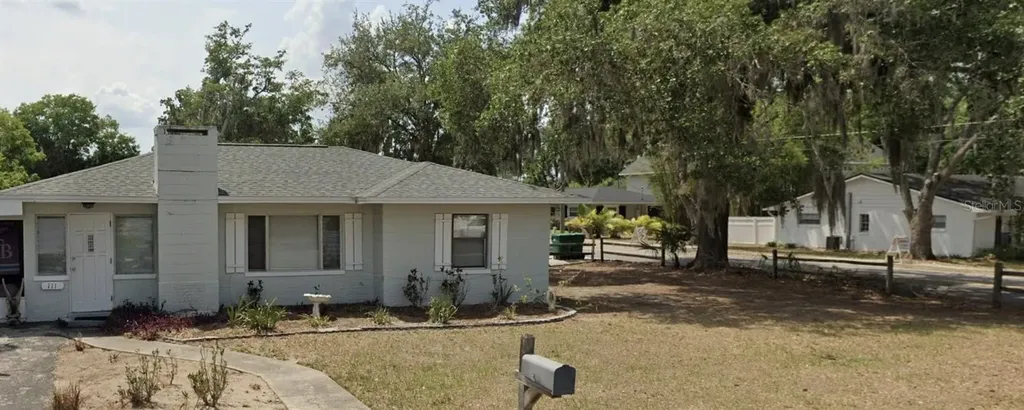 111 S Rhodes Street Mount Dora FL 32757