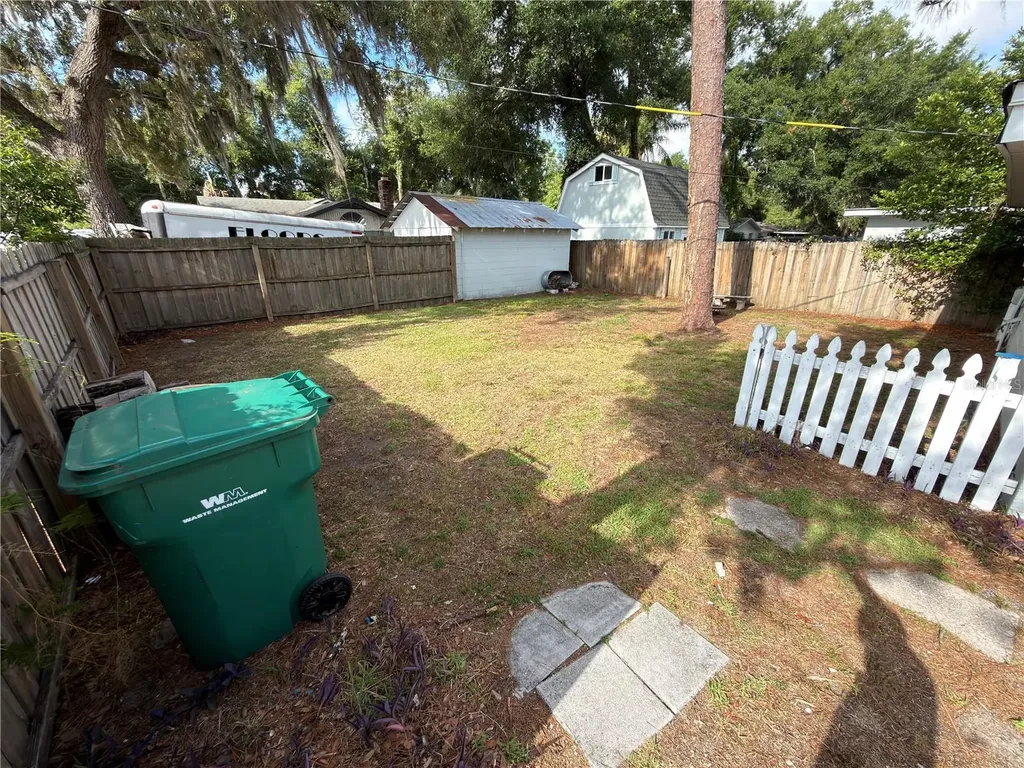 111 S Rhodes Street Mount Dora FL 32757
