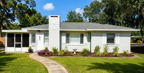 111 S Rhodes Street Mount Dora FL 32757