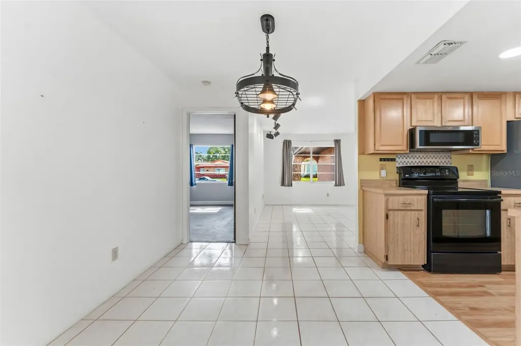 611 Tangerine Drive Oldsmar FL 34677