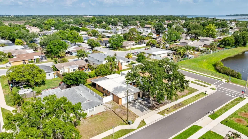 611 Tangerine Drive Oldsmar FL 34677