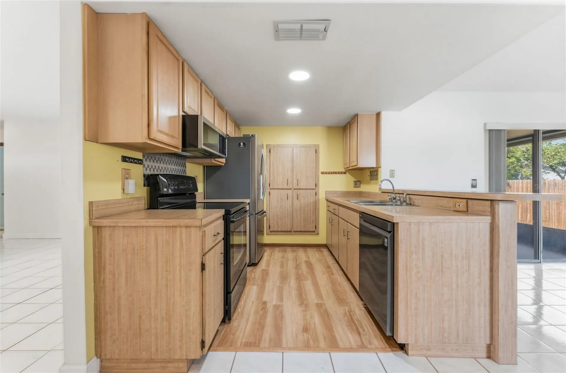 611 Tangerine Drive Oldsmar FL 34677