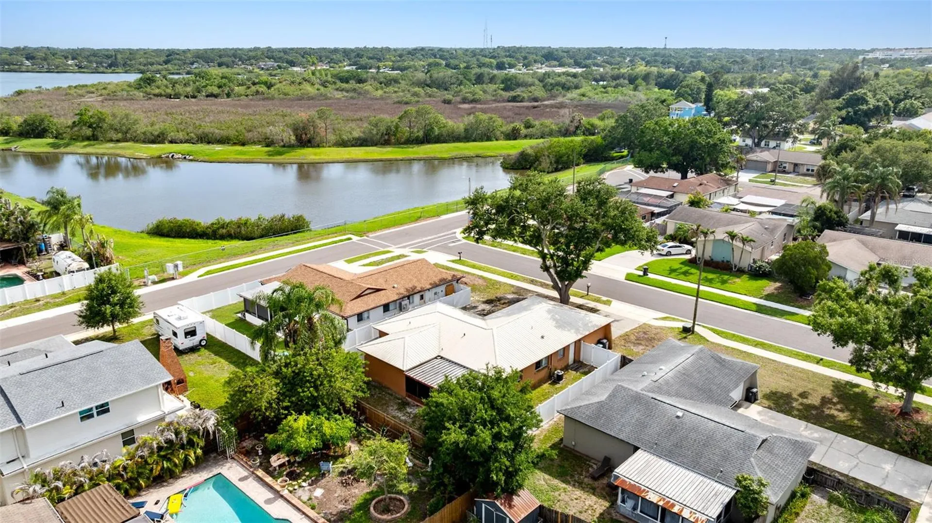 611 Tangerine Drive Oldsmar FL 34677