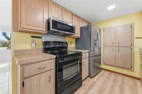 611 Tangerine Drive Oldsmar FL 34677