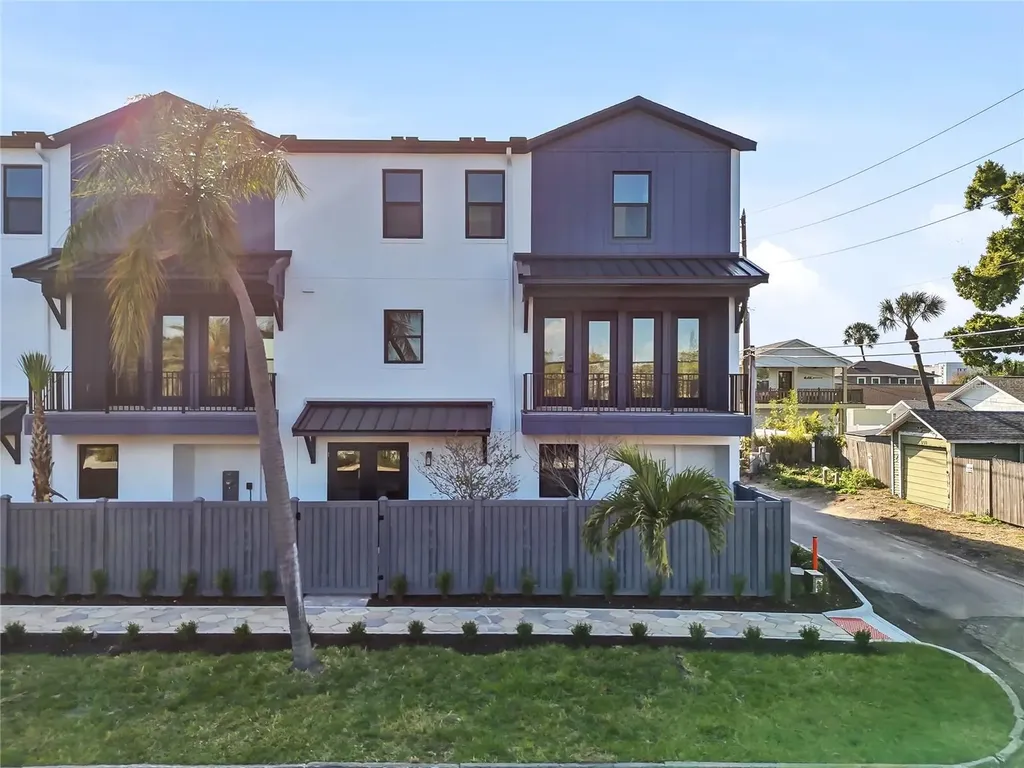 3005 1st Avenue N St Petersburg FL 33713