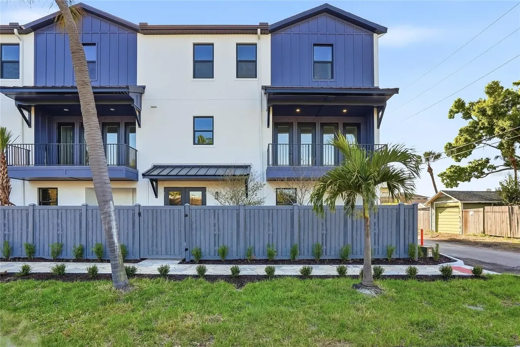 3005 1st Avenue N St Petersburg FL 33713