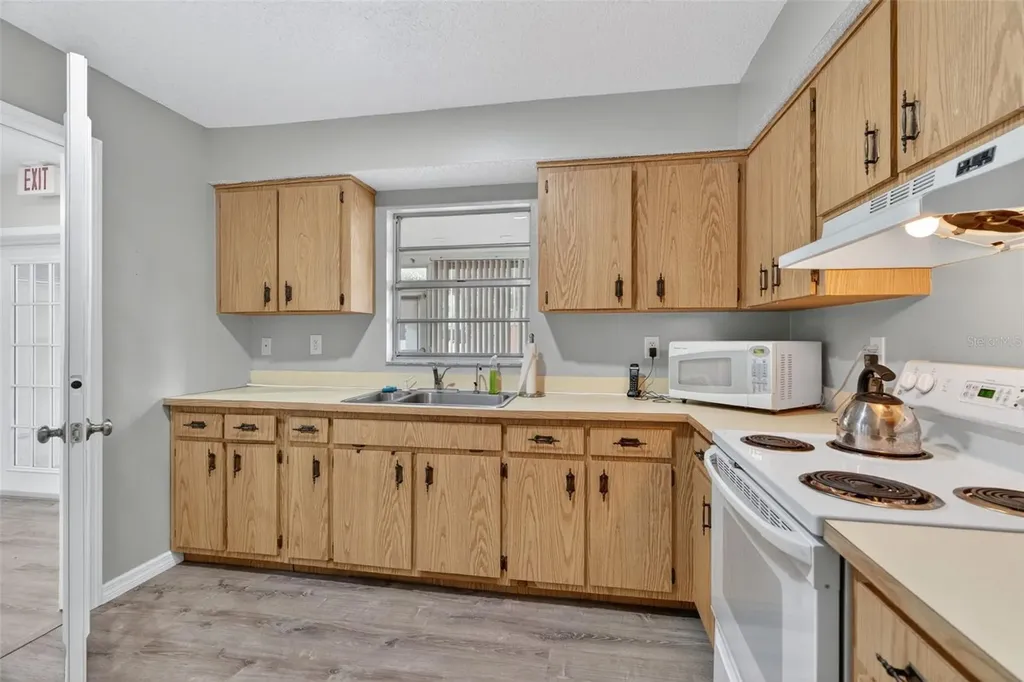 1492 Mariner Boulevard Spring Hill FL 34609