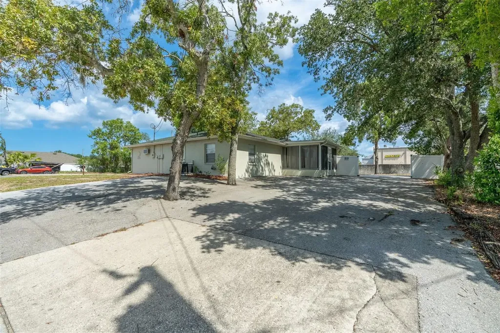1492 Mariner Boulevard Spring Hill FL 34609
