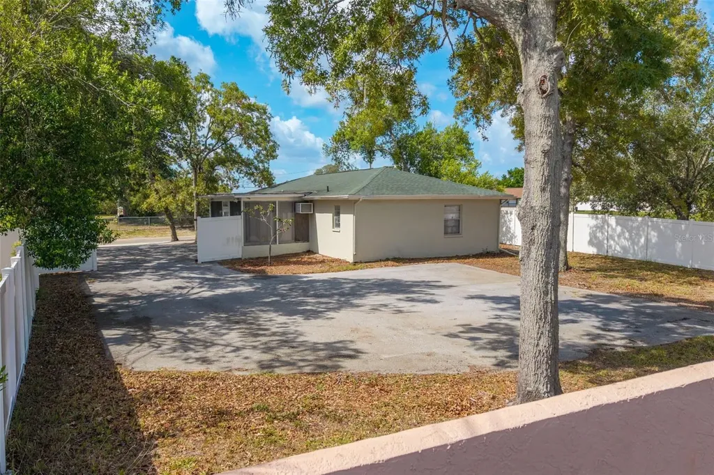 1492 Mariner Boulevard Spring Hill FL 34609