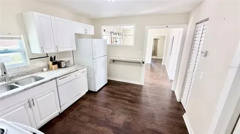 1016 Rosery Road NW Largo FL 33770