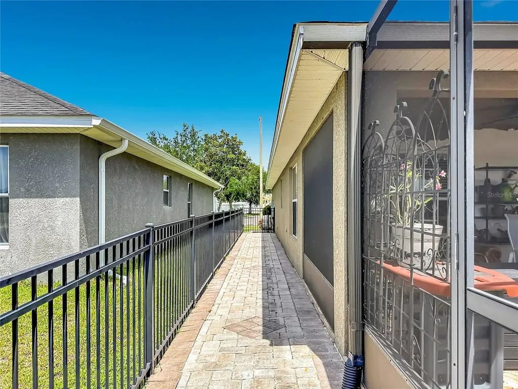 10821 Standing Stone Drive Wimauma FL 33598