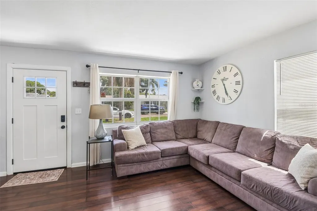 4218 6th Avenue N St Petersburg FL 33713