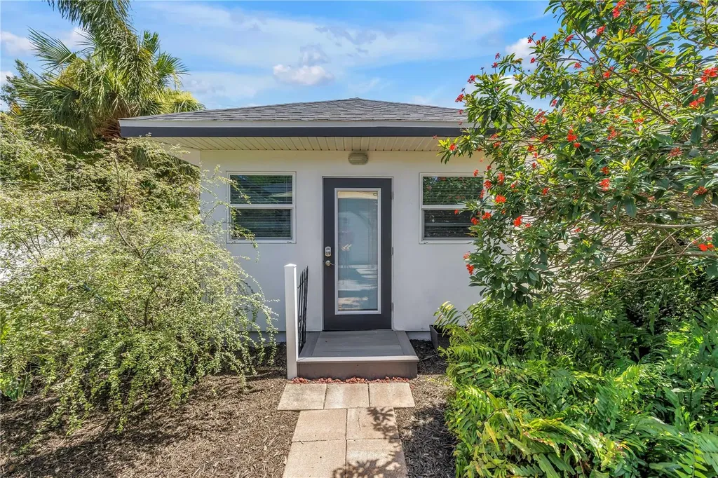 348 11th Avenue NE St Petersburg FL 33701