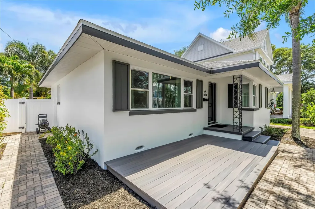 348 11th Avenue NE St Petersburg FL 33701