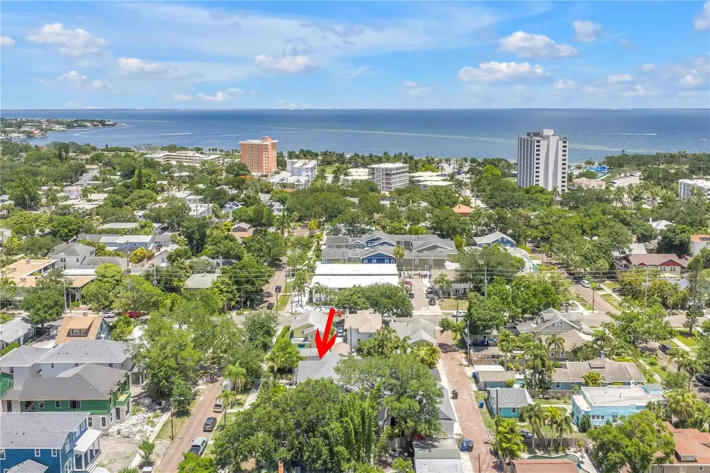 348 11th Avenue NE St Petersburg FL 33701