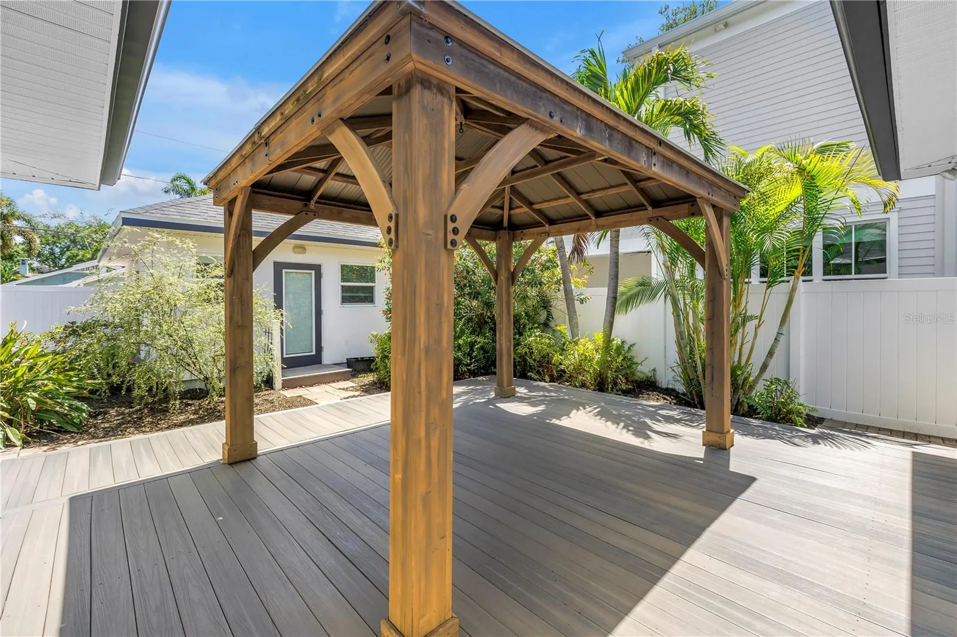 348 11th Avenue NE St Petersburg FL 33701