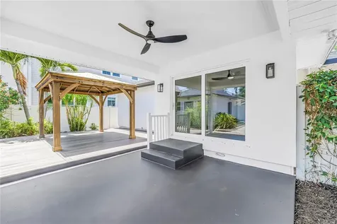 348 11th Avenue NE St Petersburg FL 33701