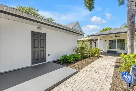 348 11th Avenue NE St Petersburg FL 33701