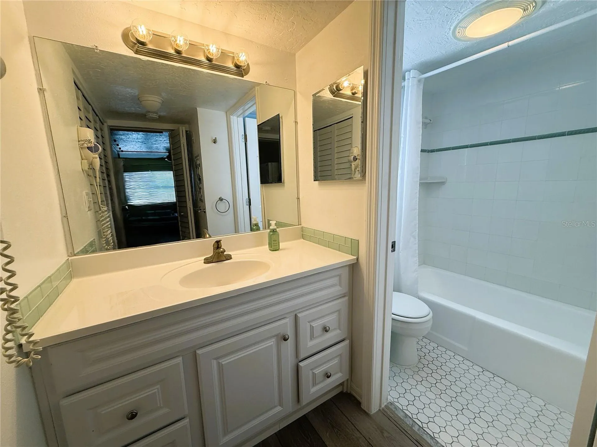 11440 1st Street E Treasure Island FL 33706