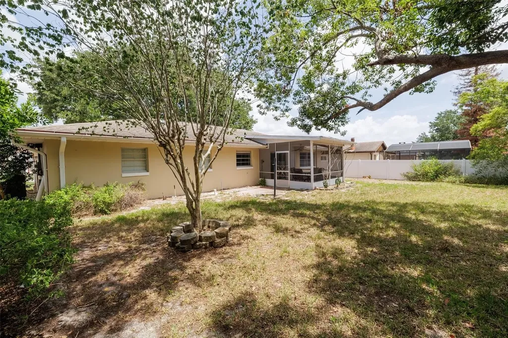 1987 S Old Mill Drive Deltona FL 32725